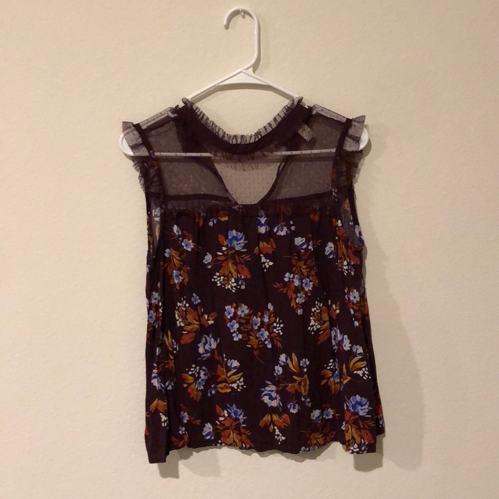 a top that’s very cute and will attract any man